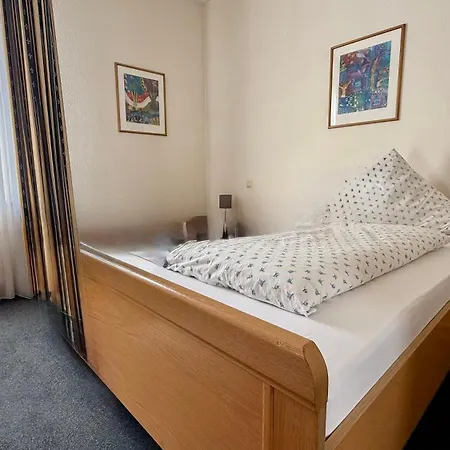 Am Schloss Borbeck 3*