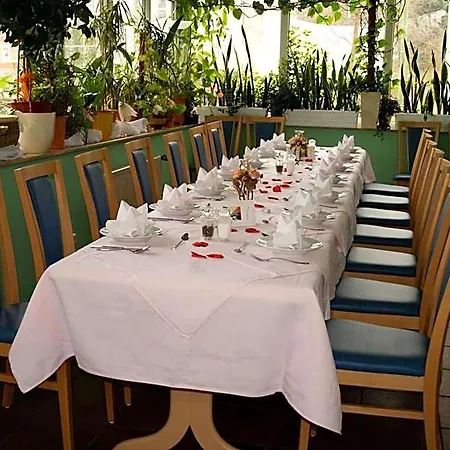 Am Schloss Borbeck 3* Essen
