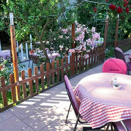 Am Schloss Borbeck 3*