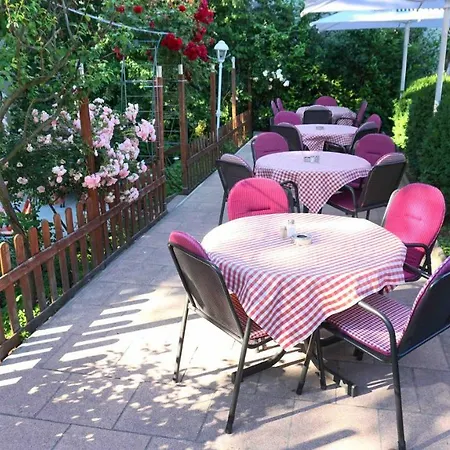 Hotel Am Schloss Borbeck 3*