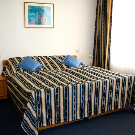 Am Schloss Borbeck 3*