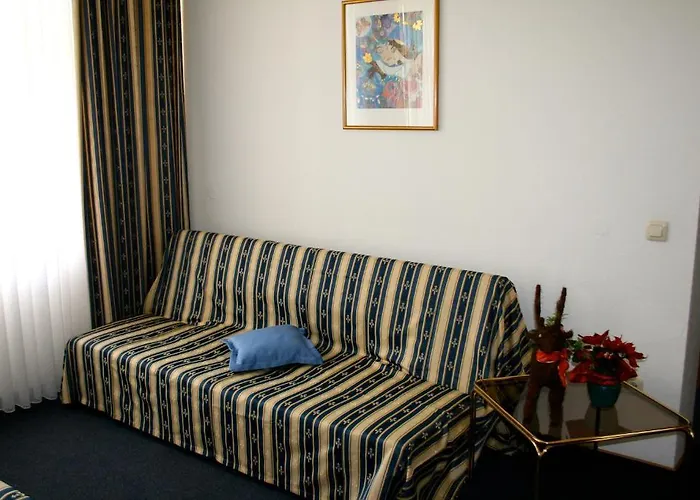 Отель Am Schloss Borbeck