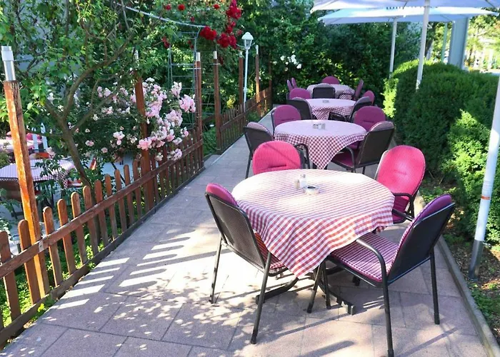 Hotell Am Schloss Borbeck 3*