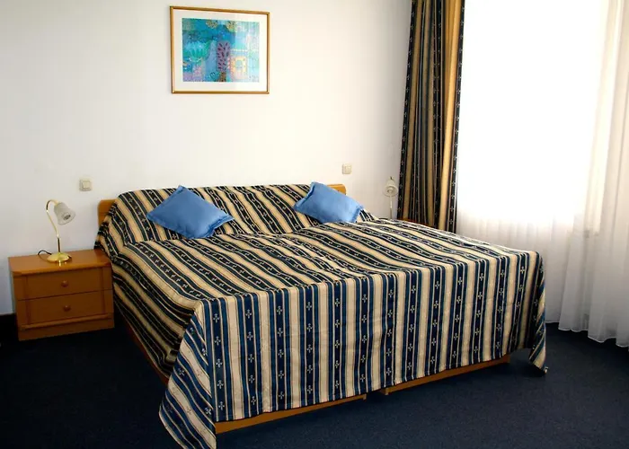 博白克城堡酒店 3*